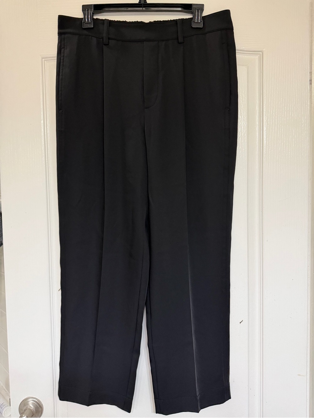 Vince Black Satin Pleated Pull On Tapered Pants L Quiet Luxury Office Trousers